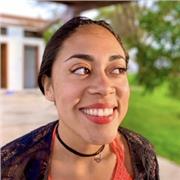 Profesora de Ingles con acento americano en niños o adultos